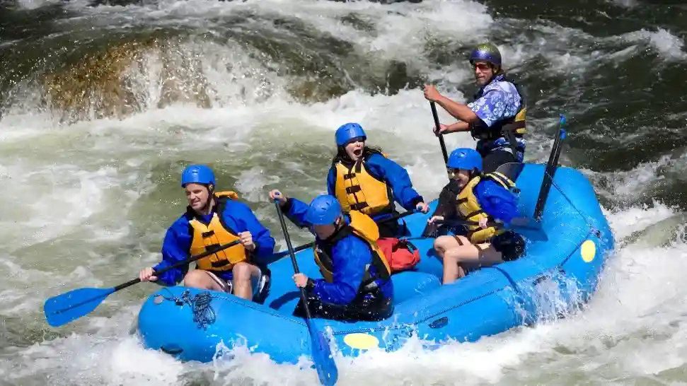 Kashmir Adventure Activities - Skiing, Trekking, River Rafting, Gondola Rides, Shikara